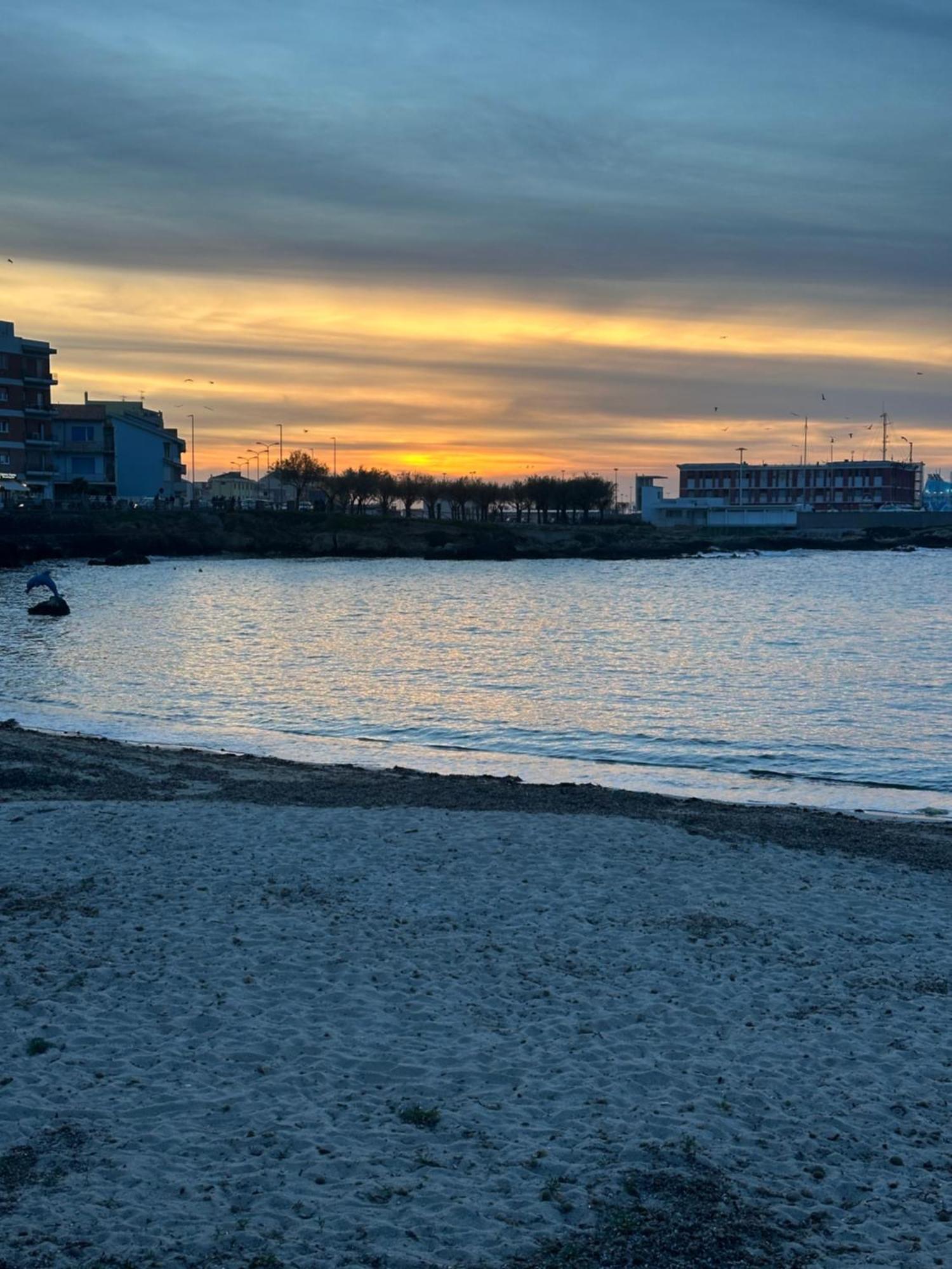 Moncici House Hotel Porto Torres Bagian luar foto