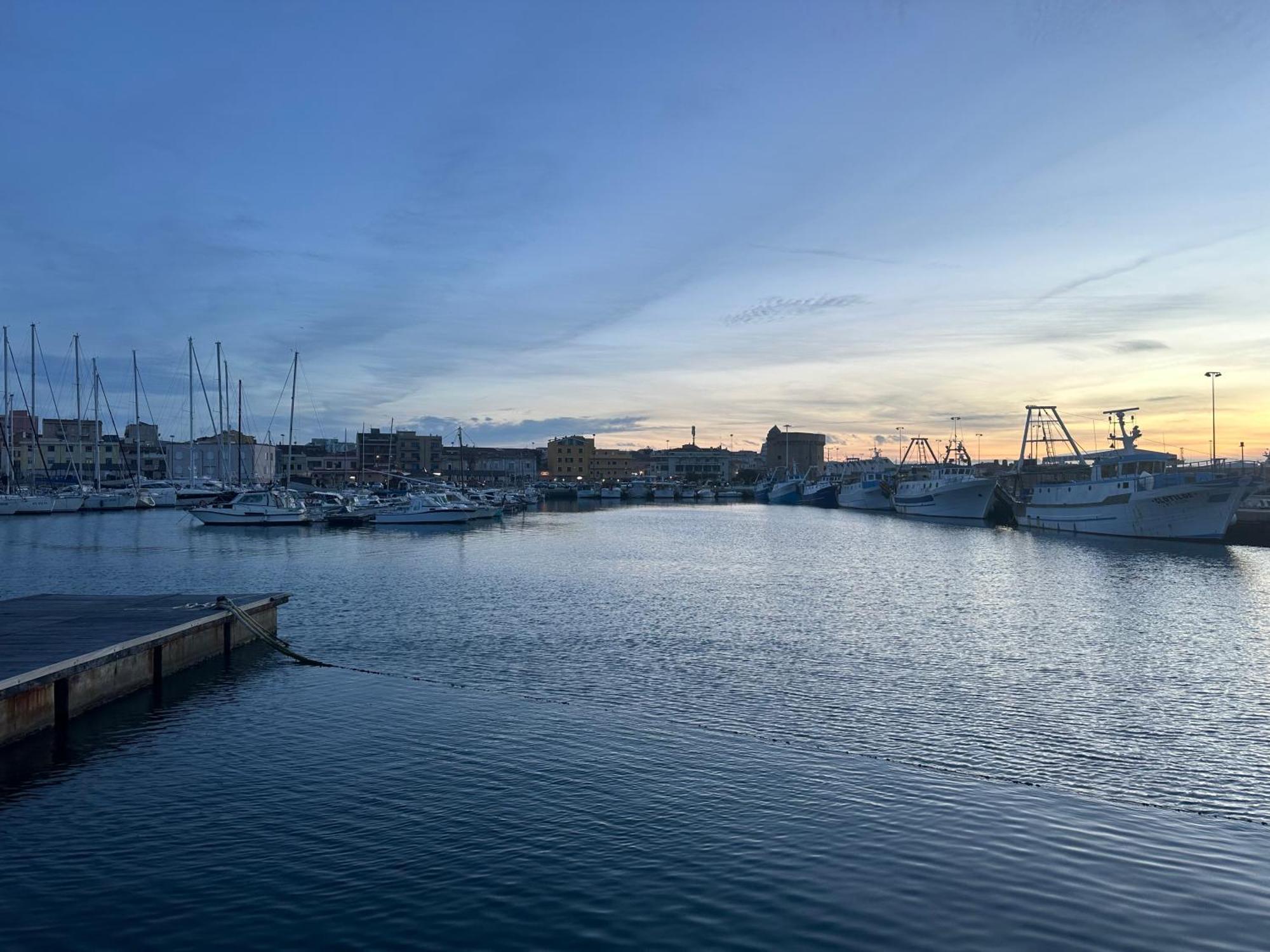 Moncici House Hotel Porto Torres Bagian luar foto