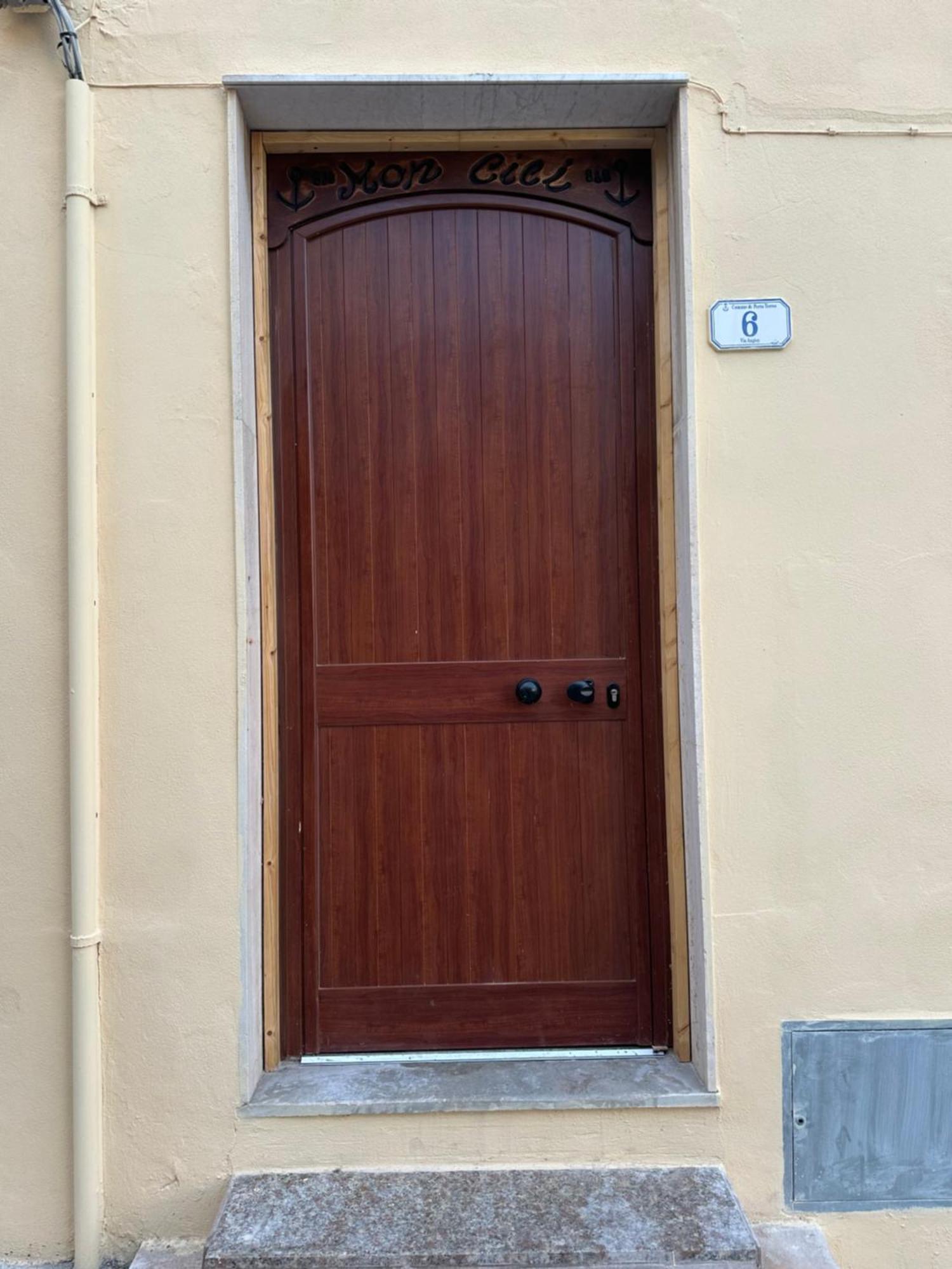 Moncici House Hotel Porto Torres Bagian luar foto