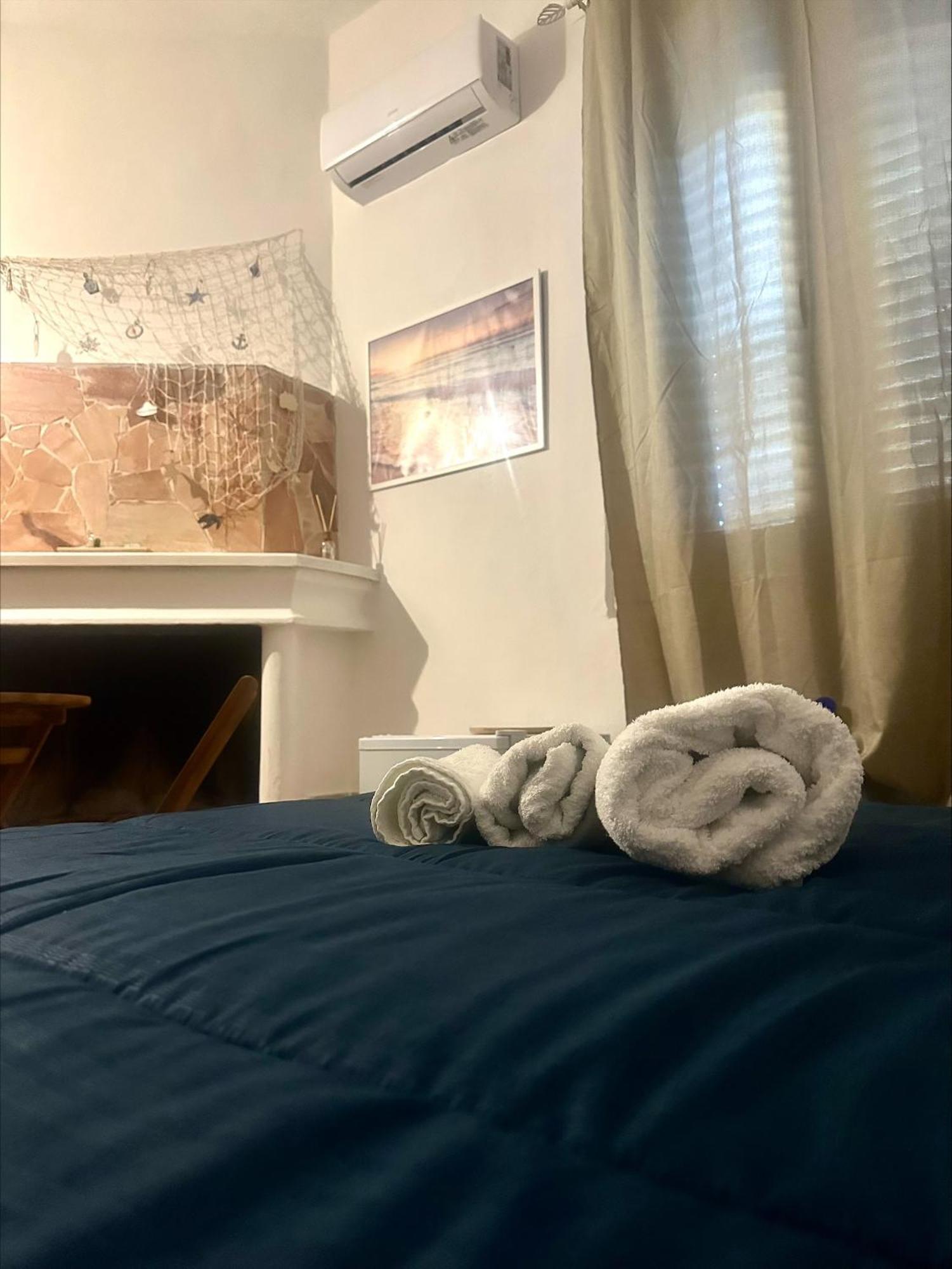 Moncici House Hotel Porto Torres Bagian luar foto