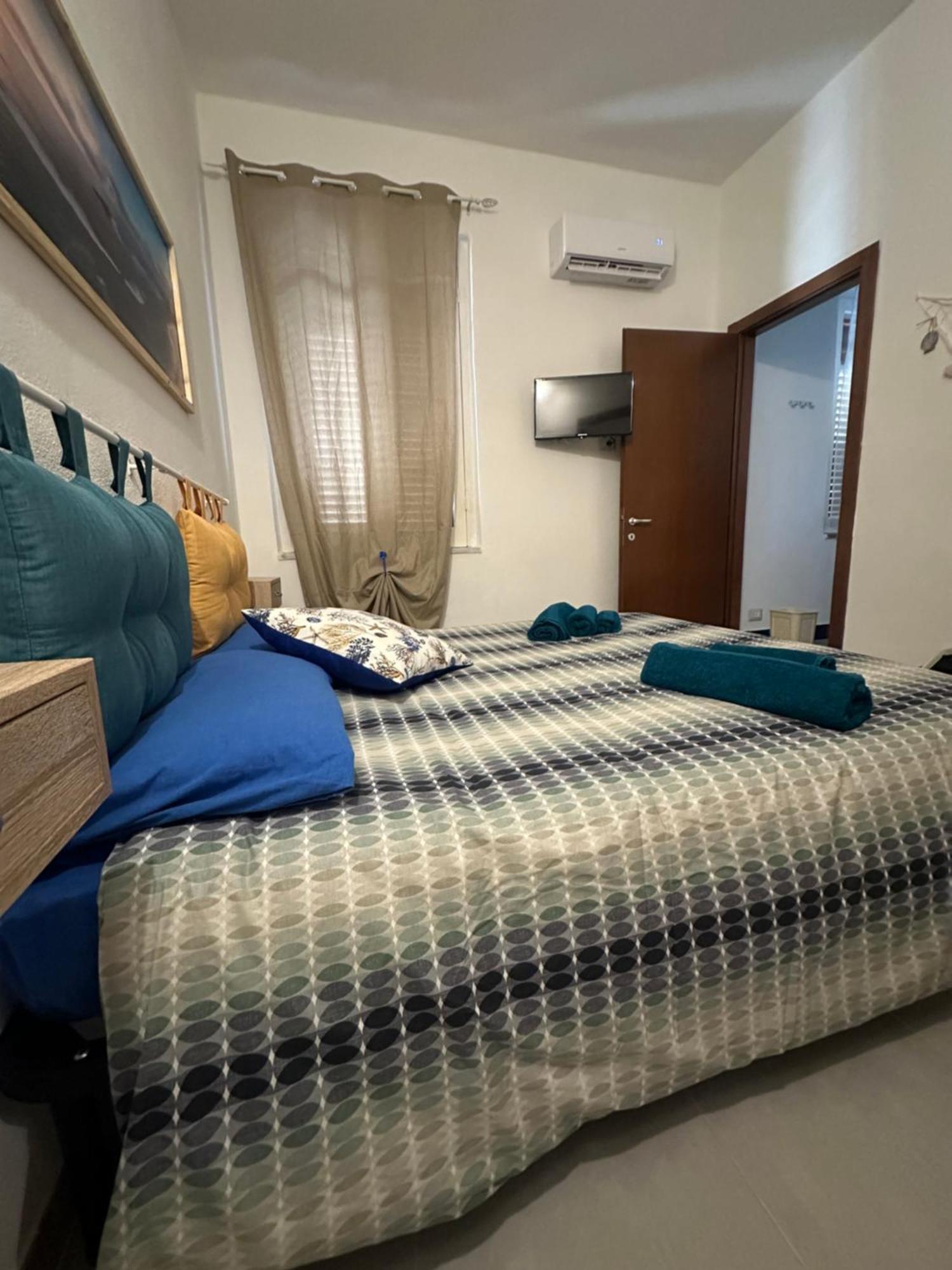 Moncici House Hotel Porto Torres Bagian luar foto